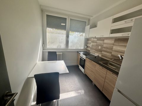 Eladó Lakás 2800 Tatabánya 
