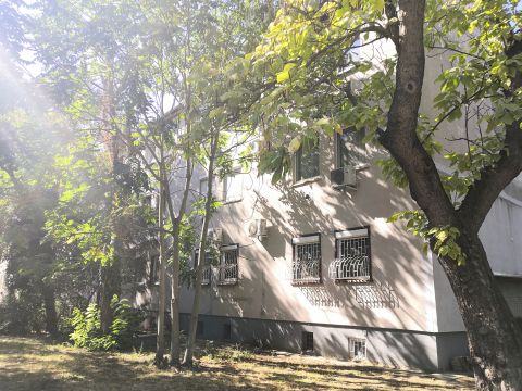 Eladó Lakás 1131 Budapest 13. kerület , Gyermek téren jól alakítható, másfél szobás, ÚJ ABLAKOKKAL