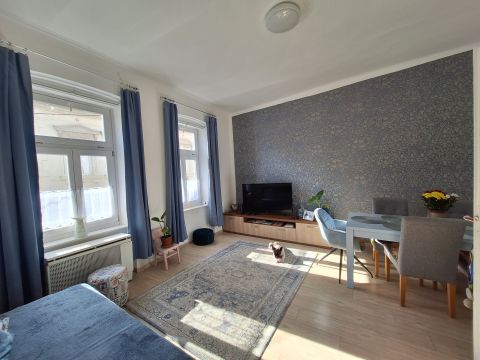 Eladó Lakás 7626 Pécs , ===Belvárosi felújitott lakás mediterrán kerttel===