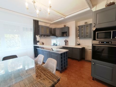 Eladó Lakás 7100 Szekszárd 