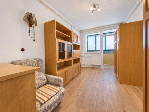 Eladó Lakás 1108 Budapest 10. kerület Első emeleti akadálymentes panellakás erkéllyel