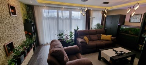 Eladó Lakás 4031 Debrecen Pethouse lakás a Hatvan u.- i kertben.