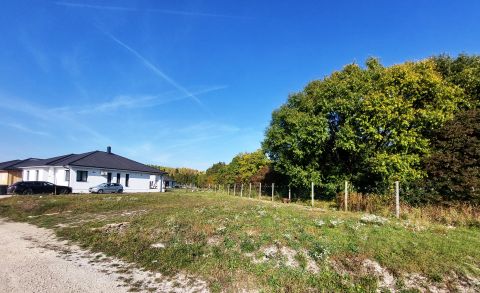 Eladó Telek 9444 Fertőszentmiklós , Fertőszentmiklóson eladó 505m2 összközműves építési telek