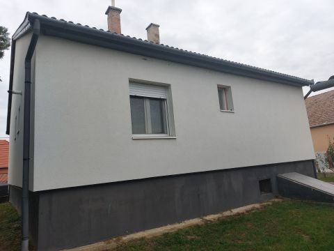 Eladó Ház 2167 Vácduka Templom közelében