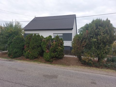 Eladó Ház 2167 Vácduka , Templom közelében