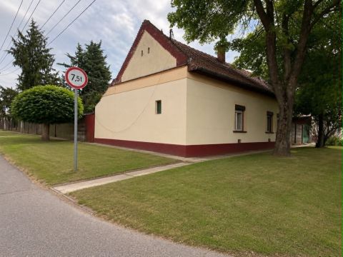 Eladó Ház 5900 Orosháza , Orosháza /Rákóczitelep felújitandó összközműves házikó