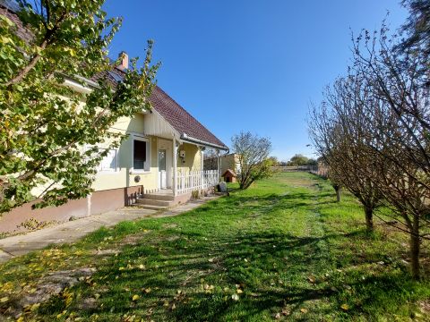 Eladó Ház 6080 Szabadszállás 